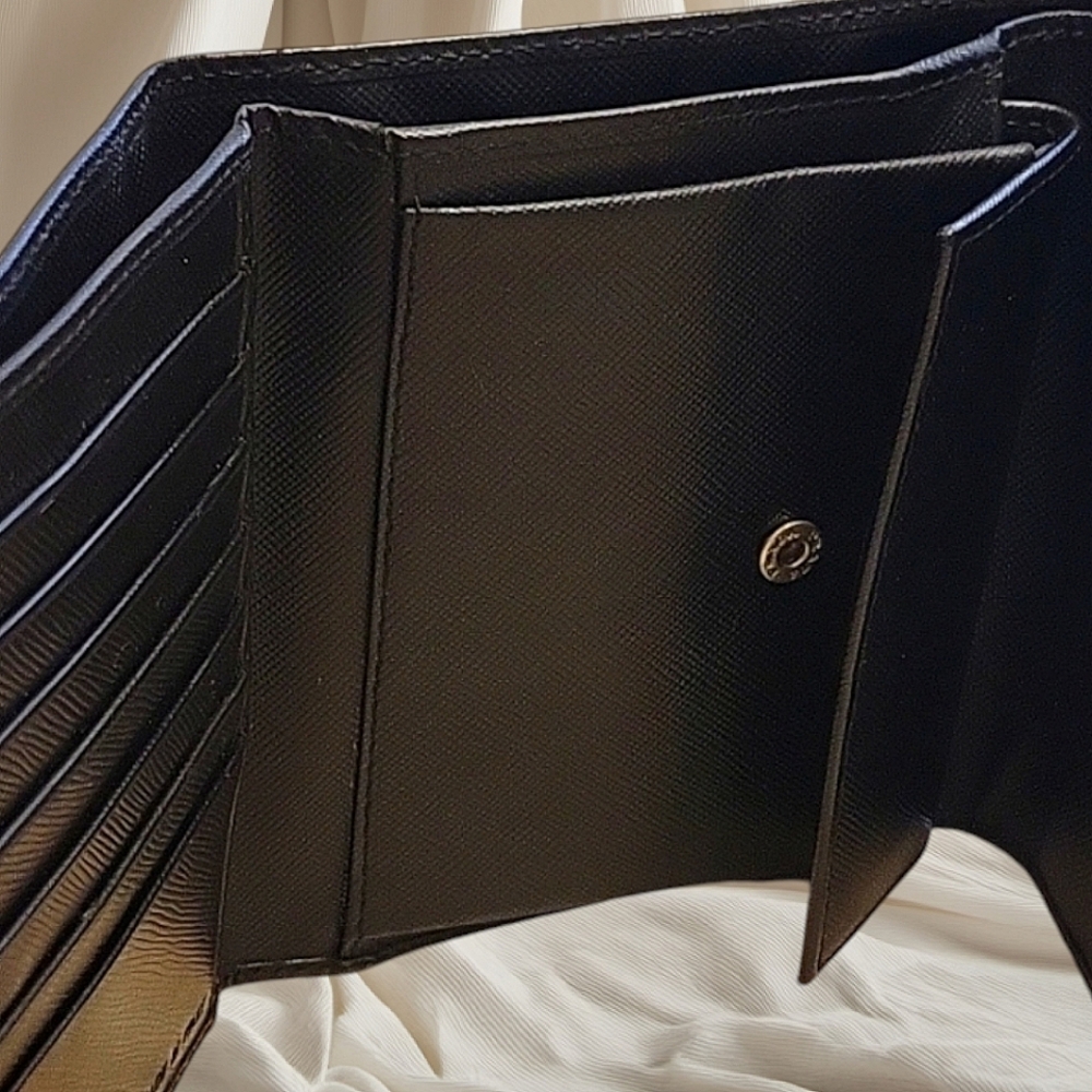 Gorgeous Vintage PRADA Unisex Trifold Wallet | Black Saffiano Leather | Like New - Picture 7 of 14